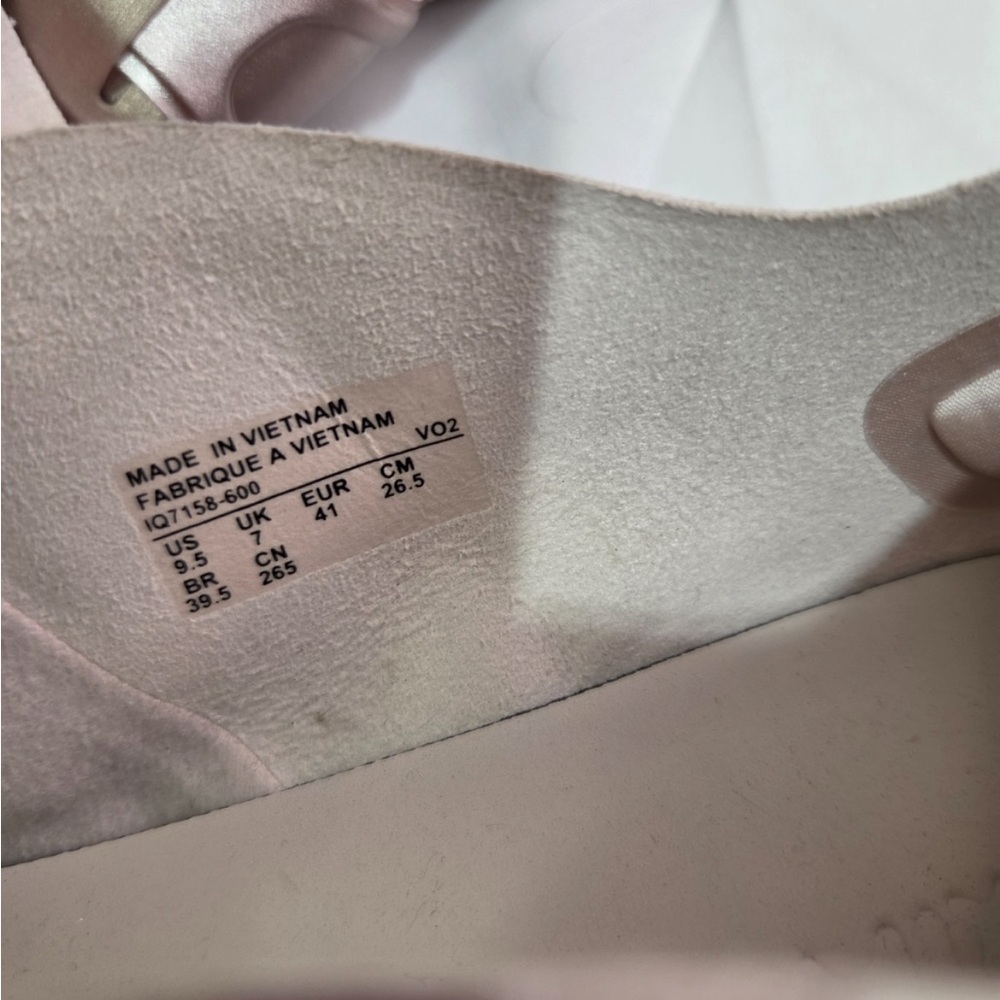 NikeSKIMS Rift In Satin - Picture 5 of 5
